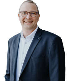 Lukas Leitner lächelt in die Kamera